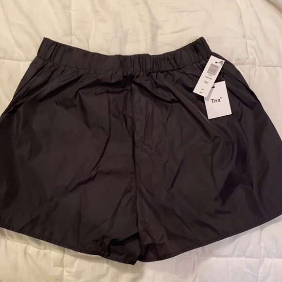 COPY - Women’s shorts - Picture 2 of 3